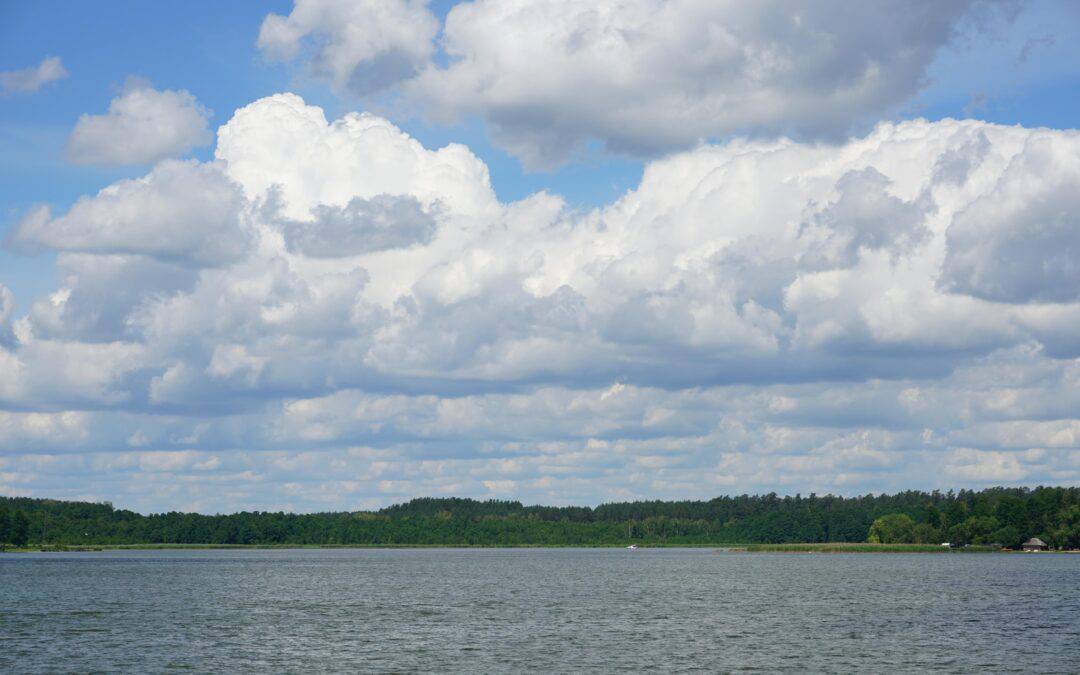 Pomysł na idealne wakacje: klimatyczne pokoje Mikołajki
