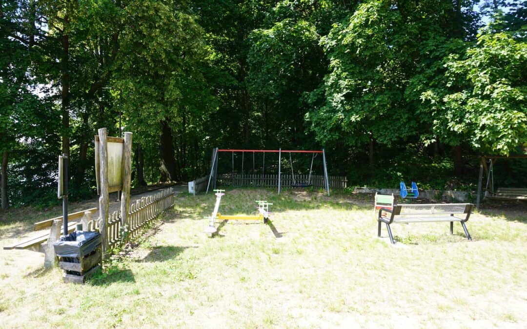 Rodzinne przygody nad wodą: wędrówki i kajaki