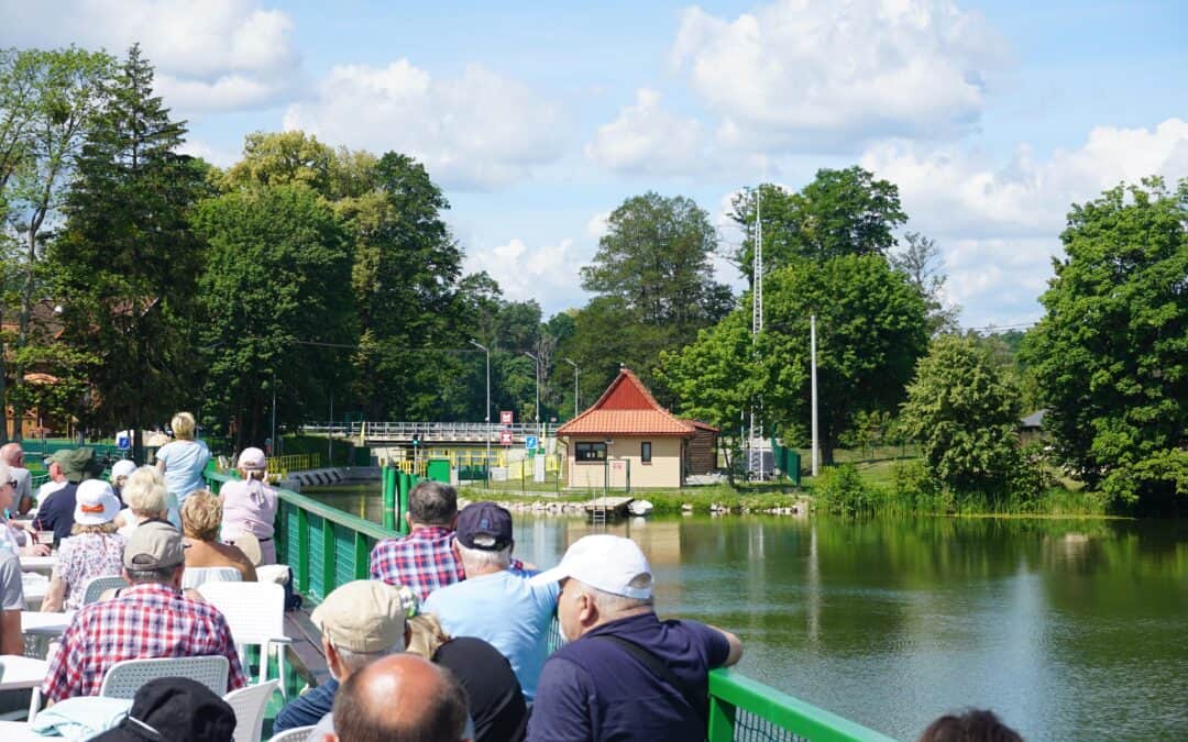 Klimatyczne kwatery nad wodą: wakacyjna przystań